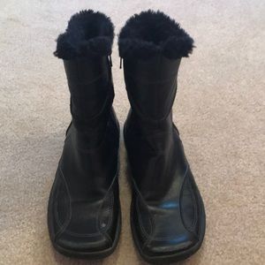 Aldo fur lined winter boots. Gently worn